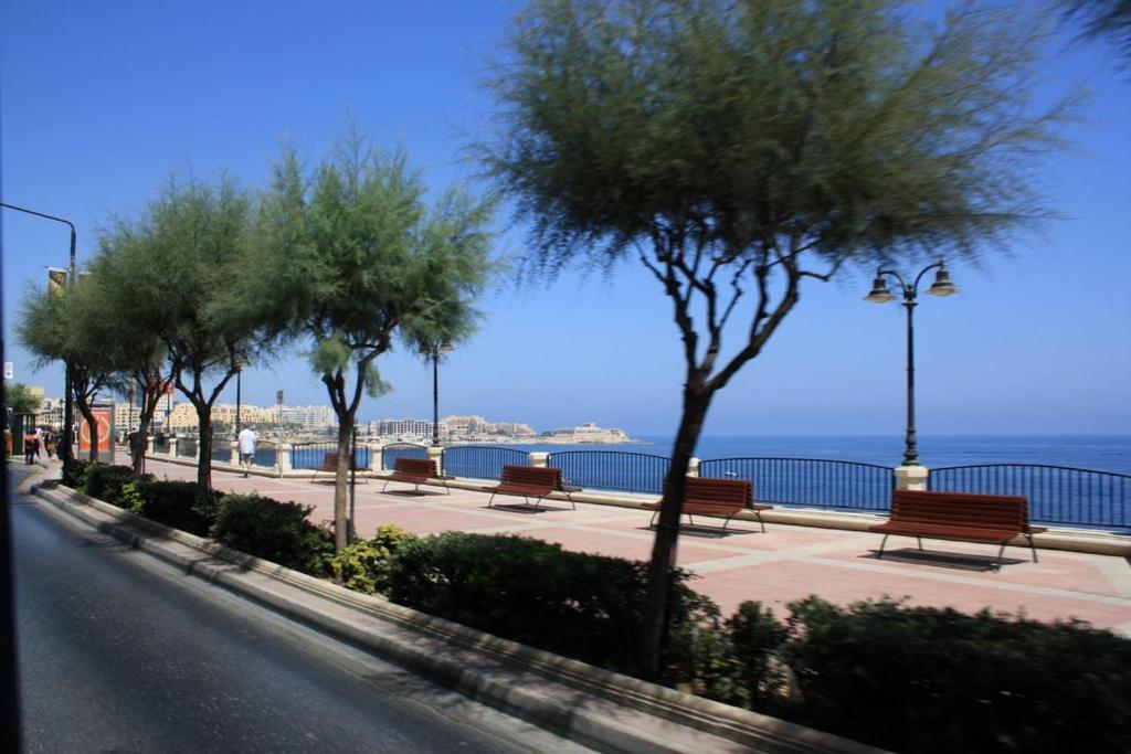Modern Apartment In The Best Area Of Sliema Esterno foto