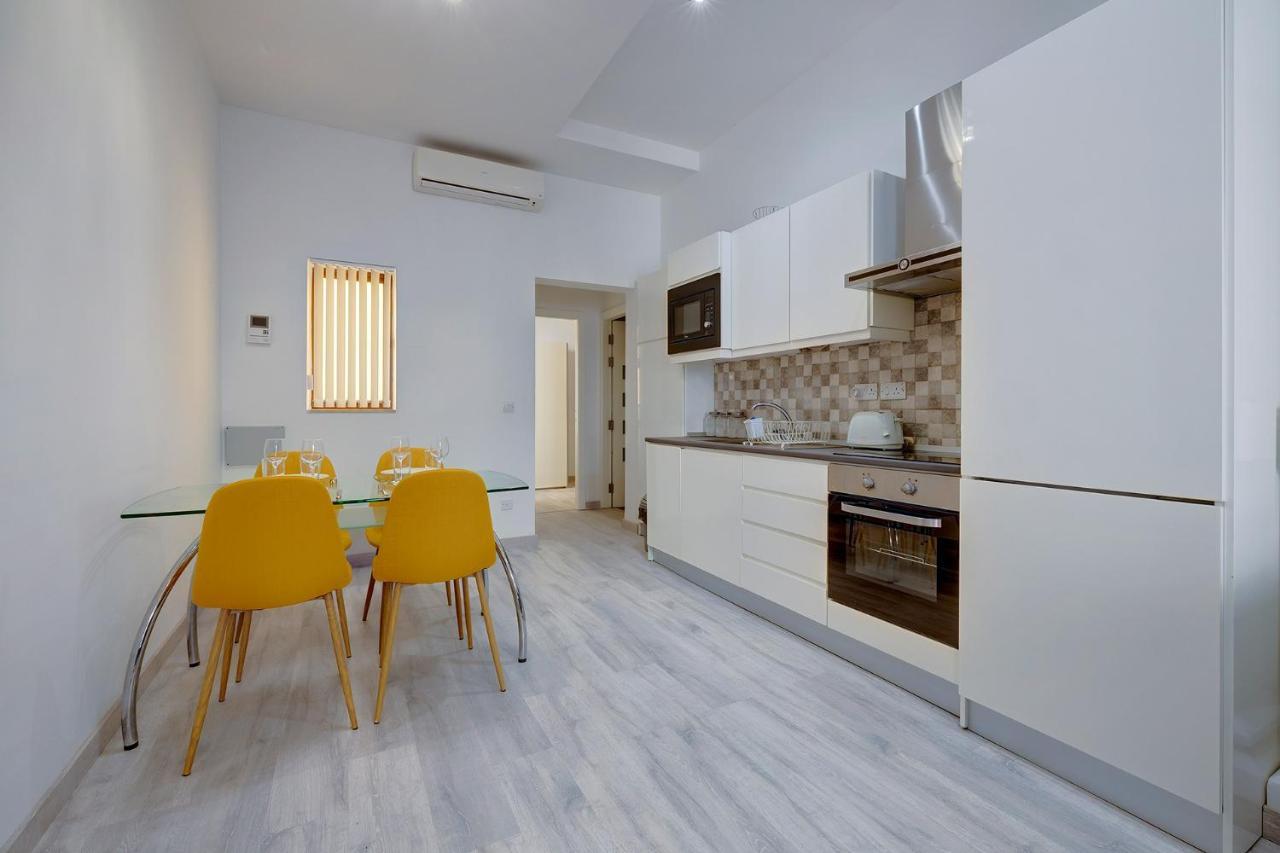 Modern Apartment In The Best Area Of Sliema Esterno foto
