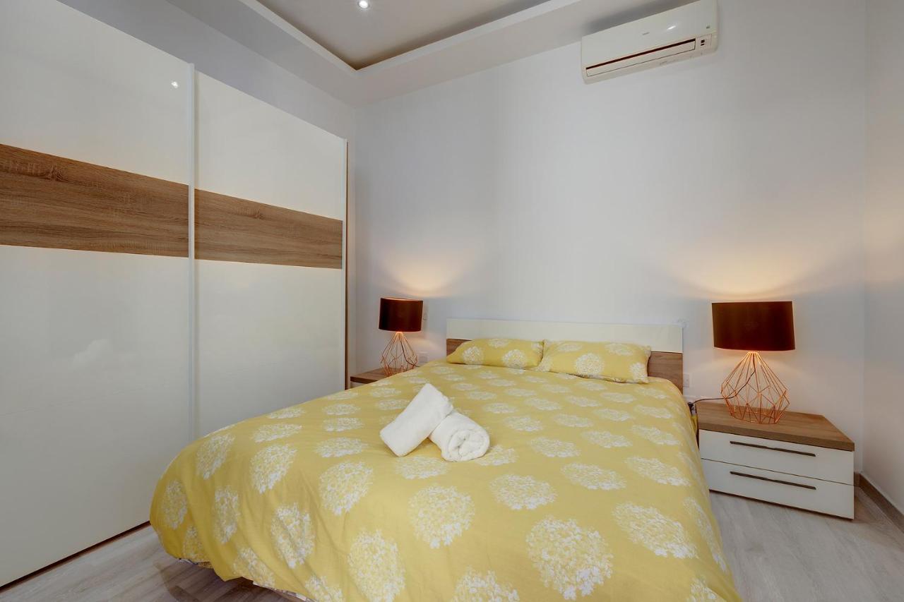 Modern Apartment In The Best Area Of Sliema Esterno foto